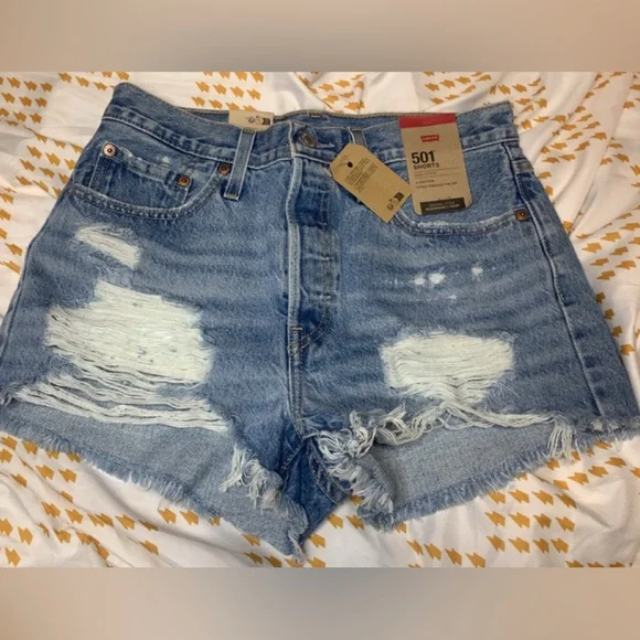 Levi’s 501 High Rise Shorts W28 NWT Distressed Raw Hem 100% Cotton - Picture 3 of 5